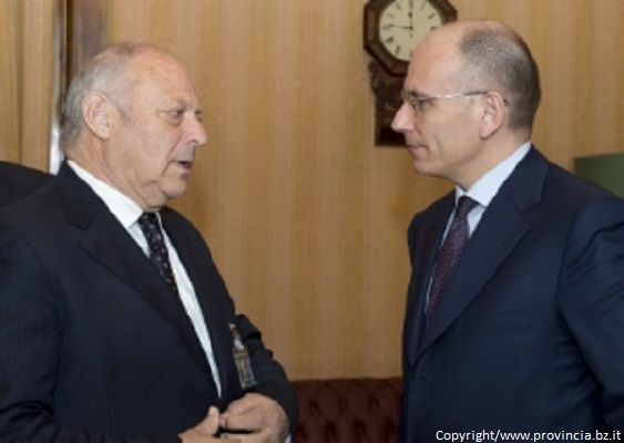 Mehr über den Artikel erfahren Durnwalder e Letta firmano il “Memorandum di Bolzano“