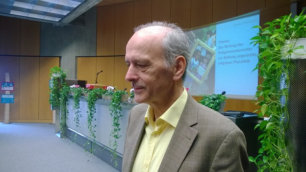 Mehr über den Artikel erfahren Beeindruckende Großtagung der ReligionslehrerInnen in Bozen