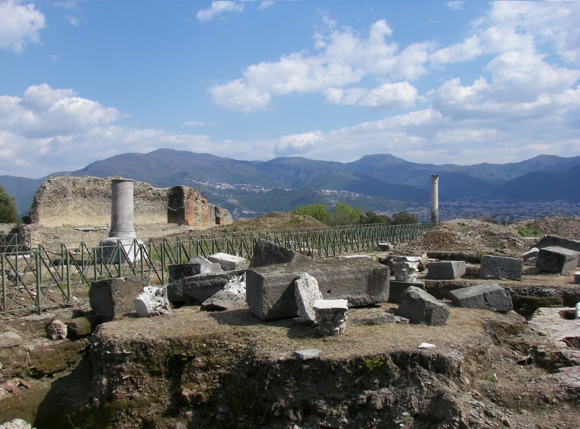 Scopri di più sull'articolo NUOVI CROLLI A POMPEI
