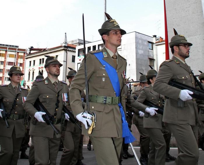 Mehr über den Artikel erfahren Alpini assassini? Bolzano deve loro il Talvera…
