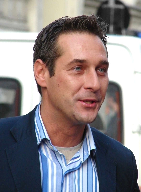 Mehr über den Artikel erfahren Oberösterreich: Rechtspopulistische FPÖ große Landtagsgewinnerin