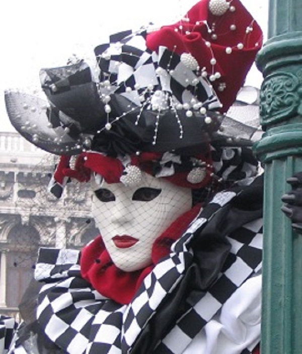Mehr über den Artikel erfahren Carnevale è ancora festa o solamente tradizione?