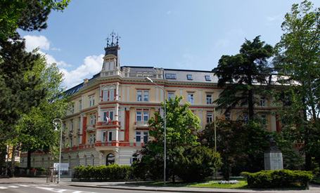 Mehr über den Artikel erfahren Meran, Vorbereitungskurs zur Befähigung für Fremdenführer/in und Reiseleiter/in an der Landeshotelfachschule Kaiserhof
