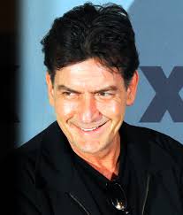 Mehr über den Artikel erfahren “Betrunken, gebrochen, verrückt” Charlie Sheen über HIV-Diagnose