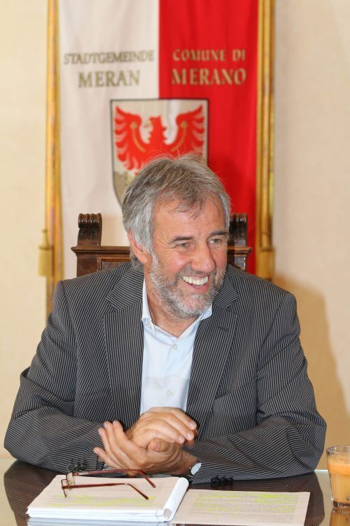 Mehr über den Artikel erfahren Bolzano. Merano. Il sindaco Rösch non molla sui 30 km, contraria l’Svp che però non vuole sfiduciarlo