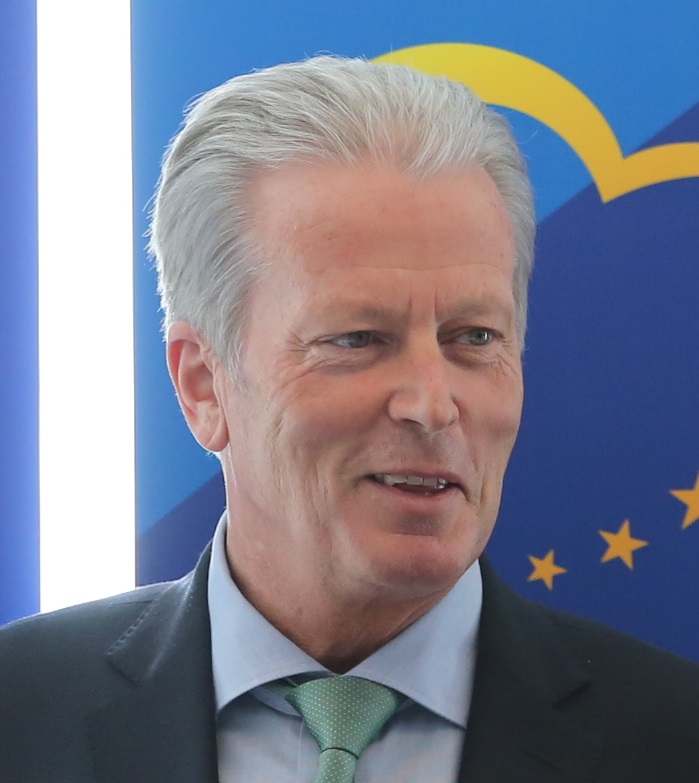 Scopri di più sull'articolo Österreichs Vizekanzler und ÖVP-Chef Reinhold Mitterlehner legt alle Ämter nieder