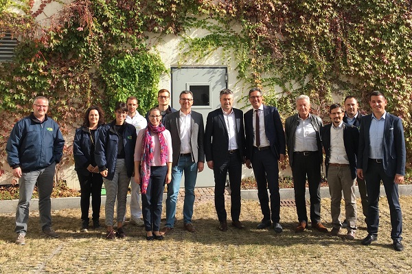 Scopri di più sull'articolo Il presidente Kompatscher visita la VOG Products, un successo grazie all’export ed all’innovazione