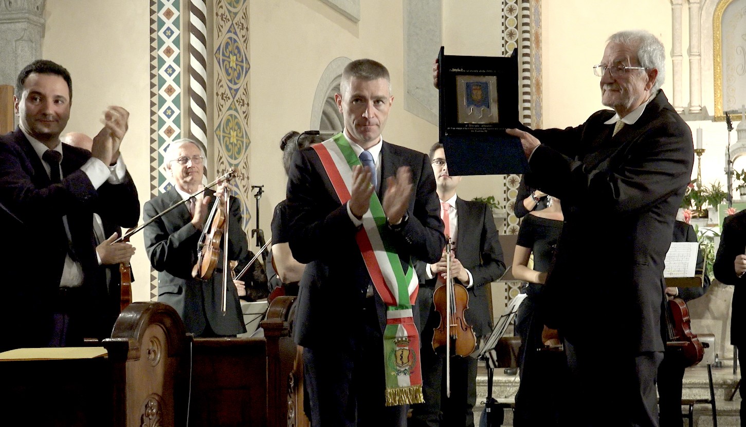 Scopri di più sull'articolo Il sindaco di Arco, Alessandro Betta, premia il M° Giorgio Ulivieri