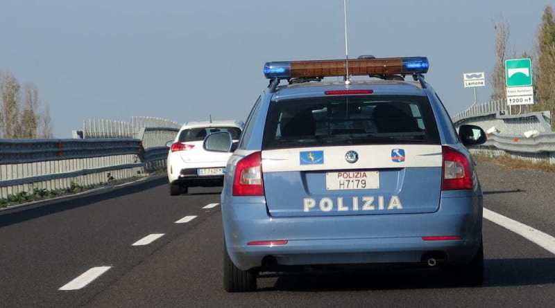 Scopri di più sull'articolo Bolzano, corre nudo in autostrada: fermato dalla polizia
