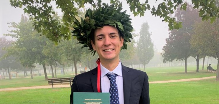 Mehr über den Artikel erfahren Bolzano. Fresco di laurea in odontoiatria Leonardo Bianconi guarda ad un grande futuro