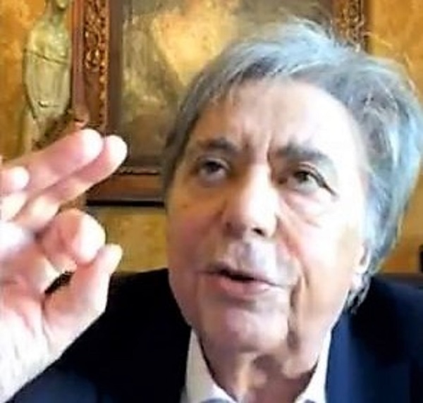 Scopri di più sull'articolo ESCLUSIVO. Carlo Freccero: “Il Green Pass cadrà, il referendum pone la tematica della democrazia”