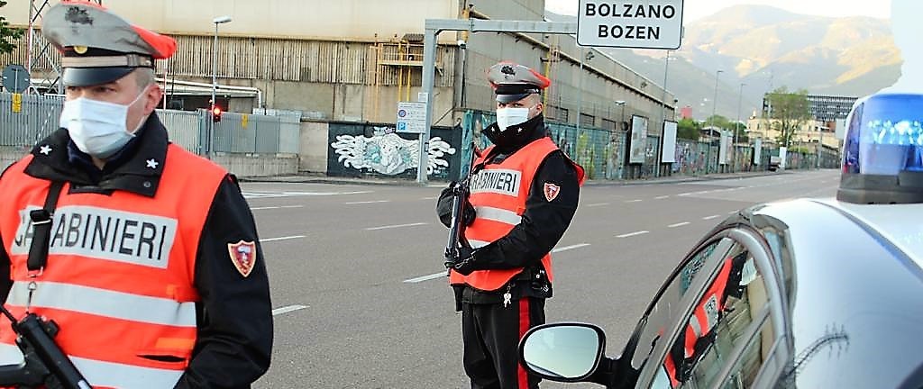 Mehr über den Artikel erfahren Bolzano. Droga e scarpe rubate, carabinieri denunciano un quarantenne