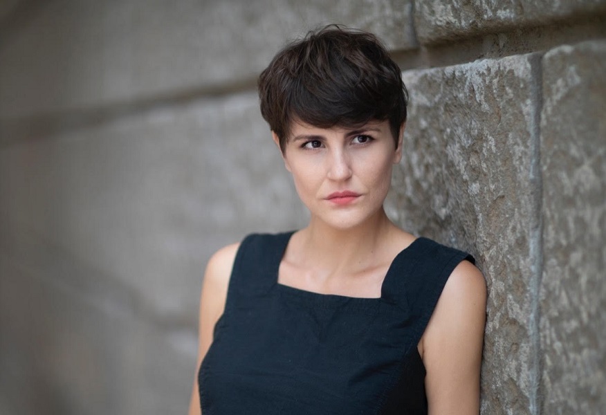 Scopri di più sull'articolo Karoline Comarella, attrice di talento tra nord e sud nel segno della cultura mitteleuropea