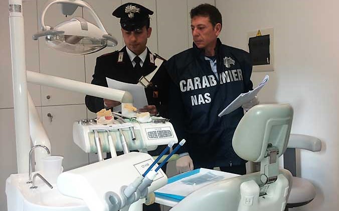 Scopri di più sull'articolo Parapiglia dal dentista, carabinieri denunciano due persone