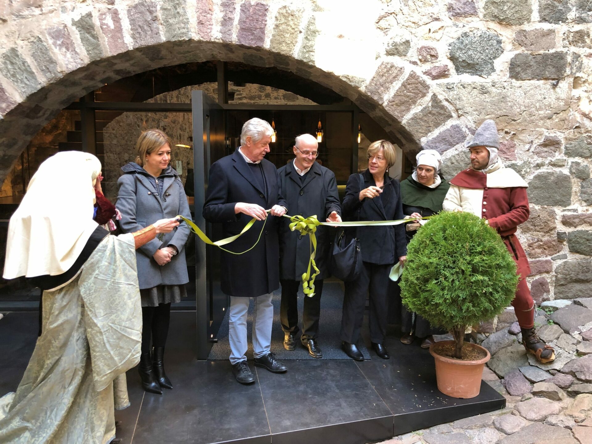 Scopri di più sull'articolo Bolzano. CASTEL RONCOLO SI VESTE DI NUOVO