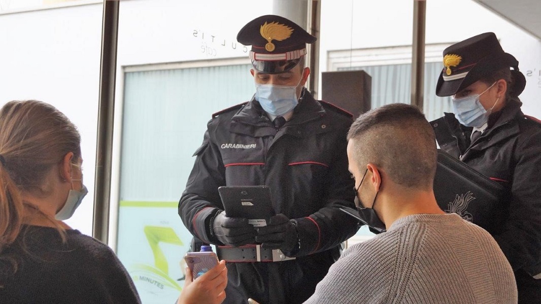 Scopri di più sull'articolo A Merano non manca chi rifiuta le norme anti-covid, i carabinieri intervengono con pugno duro