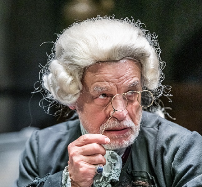 Scopri di più sull'articolo Bolzano. MICHELE PLACIDO INTERPRETA DON MARZIO NELLA COMMEDIA “LA BOTTEGA DEL CAFFÈ”