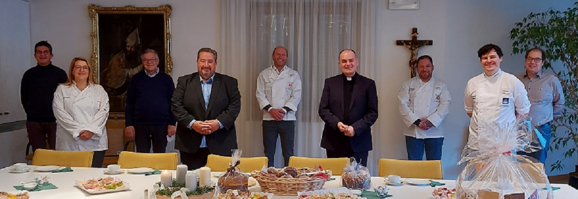 Mehr über den Artikel erfahren Bäcker und Konditoren im hds treffen Bischof Ivo Muser