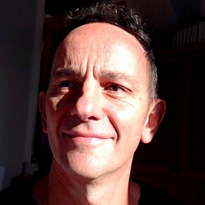 Scopri di più sull'articolo ESCLUSIVO. Dalla pandemia alla guerra: la crisi raccontata dal professor Fabio Vighi (Cardiff University)