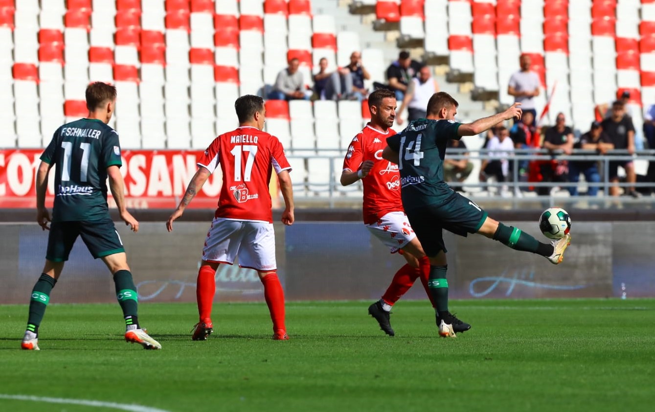 Mehr über den Artikel erfahren Espugnato Bari in Supercoppa