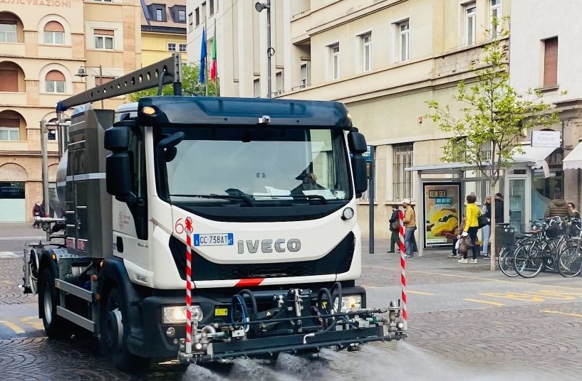 Mehr über den Artikel erfahren Lavaggio strade e piazze bolzanine diventa più accurato