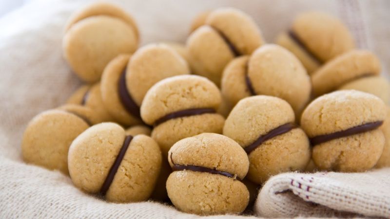 Scopri di più sull'articolo Baci di Dama, il dolce romantico