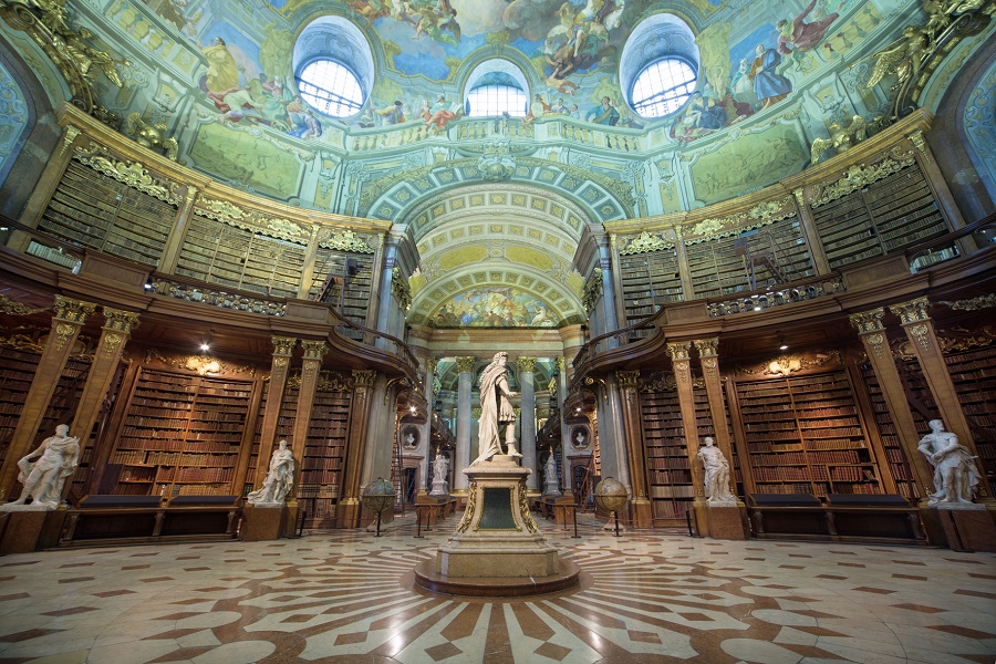 Scopri di più sull'articolo Marmor, Stein und Gold: Bevorstehende Restaurierung des Prunksaals der Österreichischen Nationalbibliothek