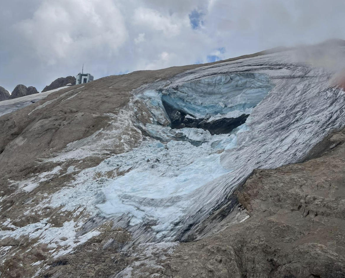 Scopri di più sull'articolo Valanga in Marmolada, sei vittime accertate