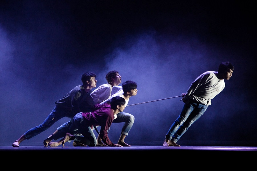 Scopri di più sull'articolo Trento. “La Danza Capovolta” approda in Piazza Battisti