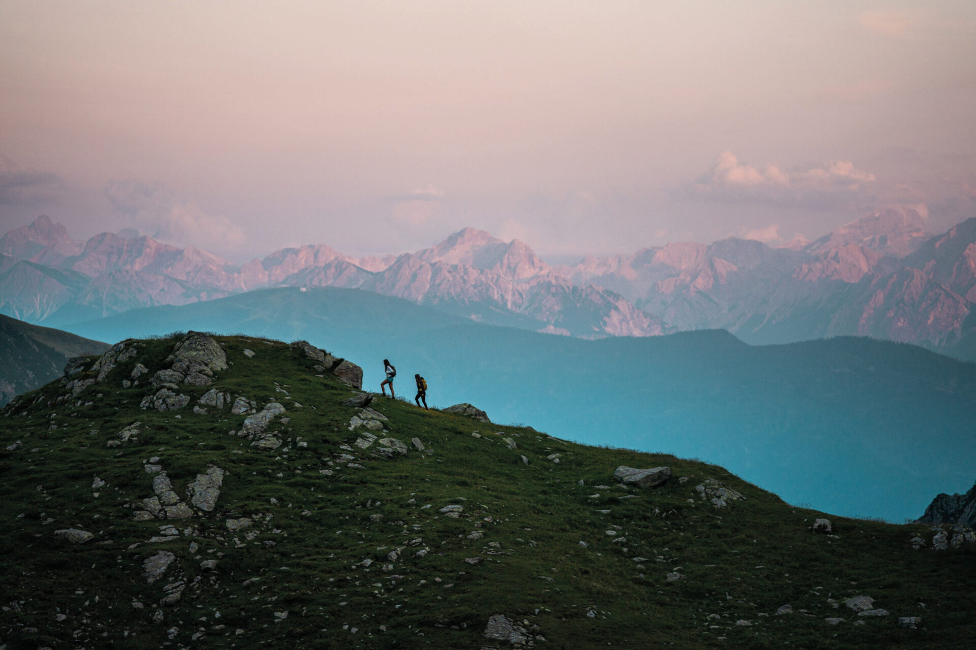 Scopri di più sull'articolo Diverse iniziative che allungano l’estate e permettono di fare belle camminate in montagna con temperature gradevoli e miti