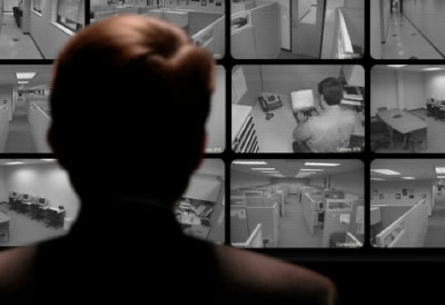 Scopri di più sull'articolo In vacanza, come possiamo difenderci dalle webcam nascoste?