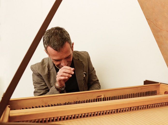 Mehr über den Artikel erfahren Festival Antiqua, arrivano a Bolzano  Hopkinson Smith, Hopkinson Smith e Stefano Molardi