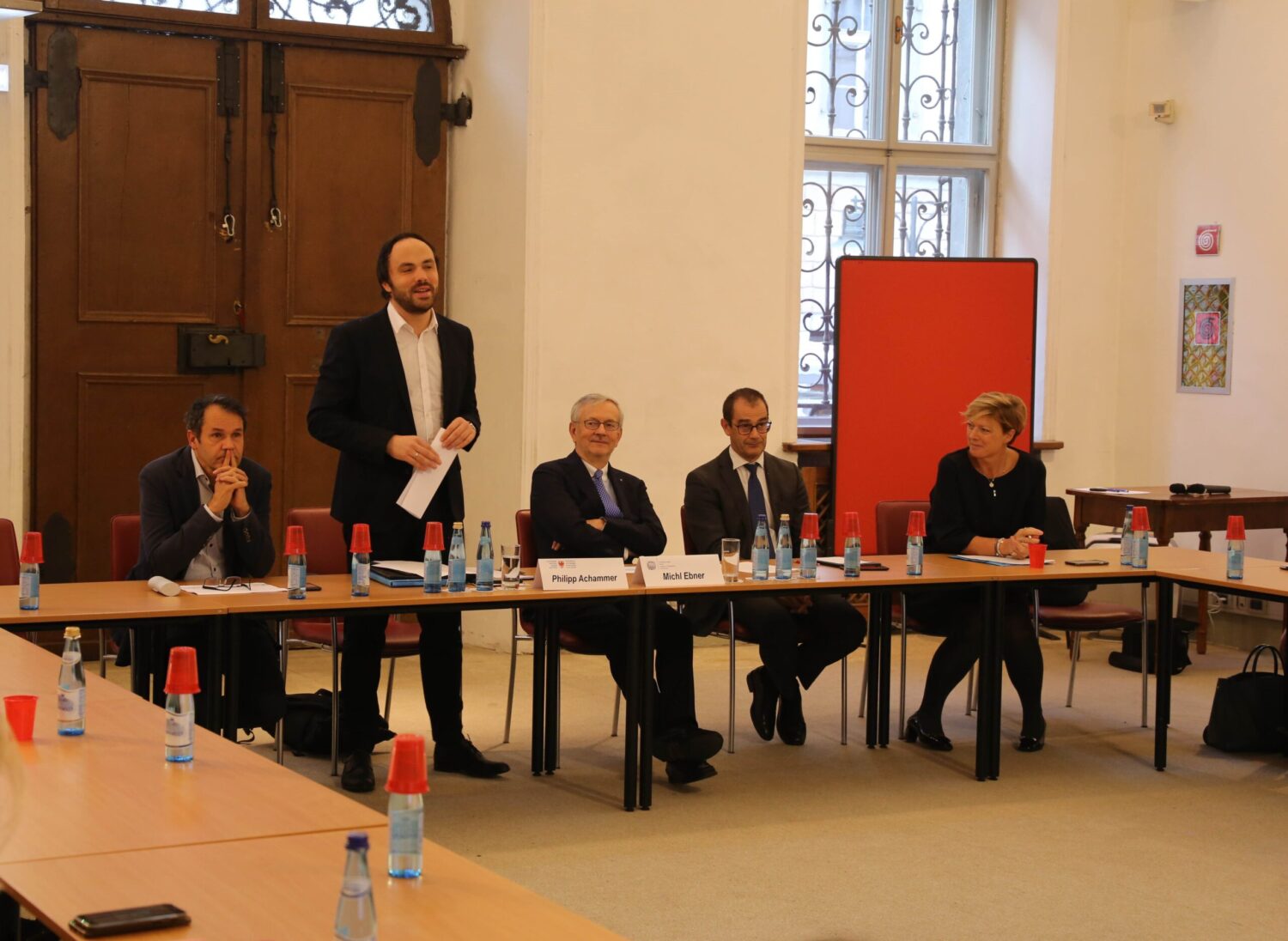 Scopri di più sull'articolo Carenza di personale in Alto Adige, strategia del “CHE FARE?”