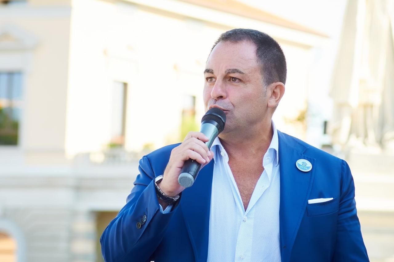 Scopri di più sull'articolo “Fuori dal Coro” sospesa: Giordano troppo scomodo? La protesta di UCDL