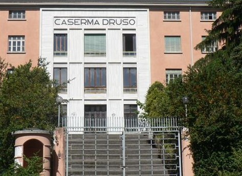 Scopri di più sull'articolo Silandro, areale caserma sia spazio per il coworking e attività del Basic