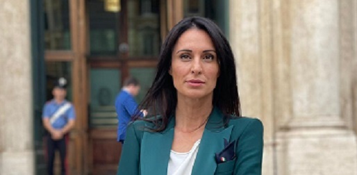 Mehr über den Artikel erfahren Approvato dal Governo riconoscimento giuridico della figura del caregiver familiare