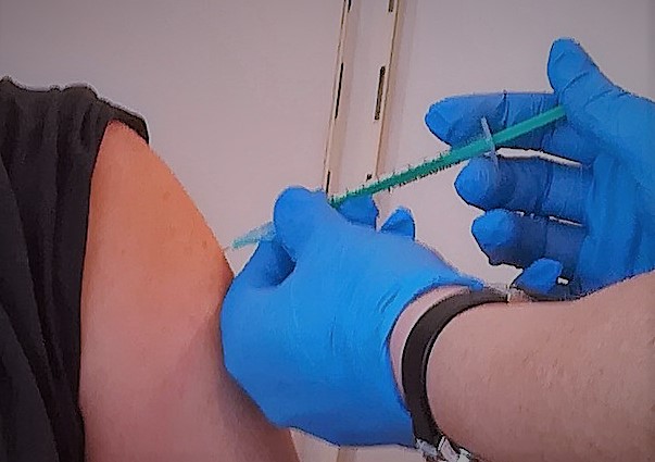 Scopri di più sull'articolo ESCLUSIVO. I ricercatori del Journal of Medical Ethics: “Nei giovani vaccinati più rischi che benefici”