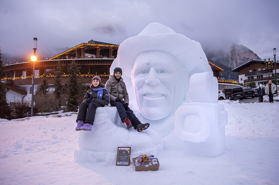 Mehr über den Artikel erfahren 26° concorso di sculture di neve sul tema “Persunaliteies de Gherdëina – Personalità della Val Gardena”