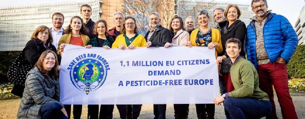Mehr über den Artikel erfahren 1,1 Millionen Europäer*innen fordern ein Ende des Einsatzes von Pestiziden