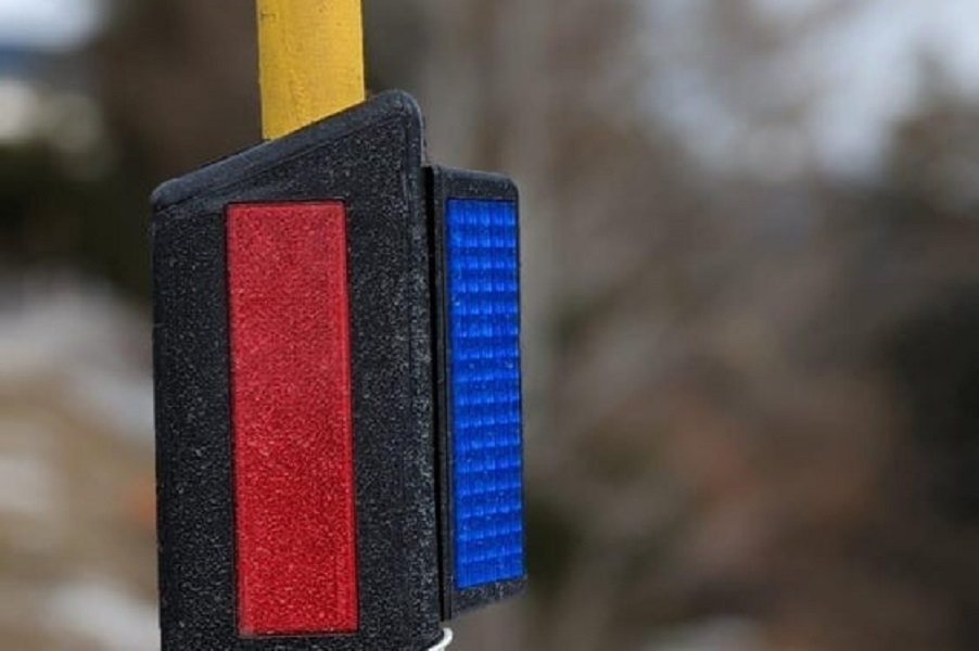 Scopri di più sull'articolo 750 catarifrangenti blu per una maggiore sicurezza sulle strade