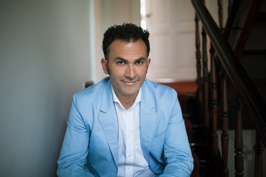 Scopri di più sull'articolo Fatih Çevikkollu al Piccolo Teatro Carambolage di Bolzano