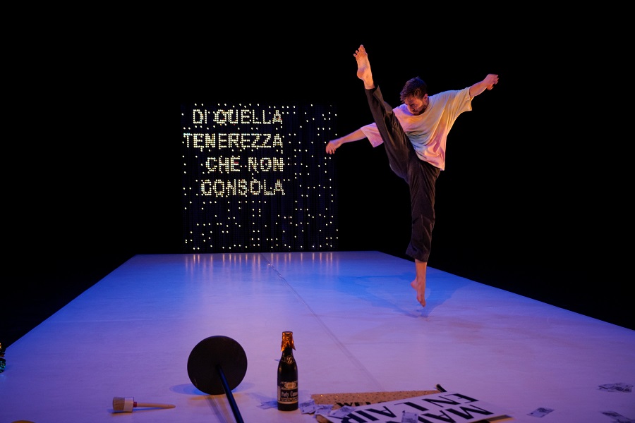 Scopri di più sull'articolo Sul palco del Teatro SanbàPolis Marco D’Agostin rende omaggio al coreografo Nigel Charnock con “Best Regards”