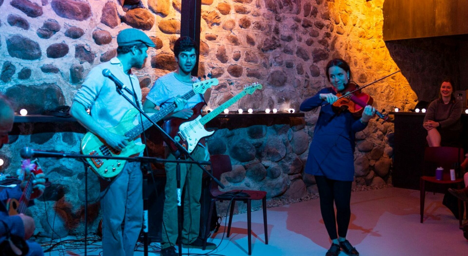 Mehr über den Artikel erfahren Bolzano. Musicisti si danno appuntamento per una Jam Session nella cantina di Weigh Station