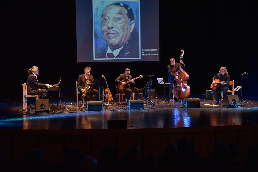 Scopri di più sull'articolo Pienone e emozioni a pelle, a S. Giacomo, per il concerto retró «A Gipsy Swing Evening»