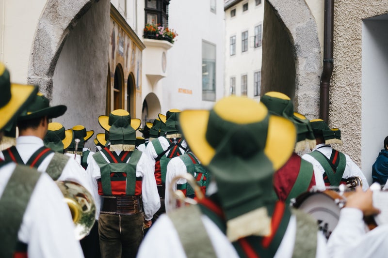 Mehr über den Artikel erfahren Dall’assessore Achammer sostegno alle associazioni culturali locali