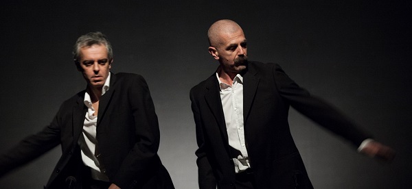 Scopri di più sull'articolo Teatro. Denaro onnipresente invadente e schiavista, nello spettacolo teatrale dello Stabile di Bolzano