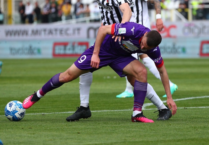 Mehr über den Artikel erfahren L’Ascoli la spunta nel finale, di rigore