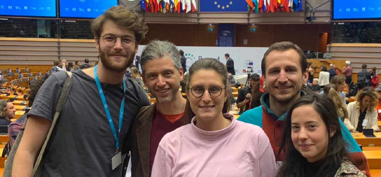 Mehr über den Artikel erfahren Oltre 4.000 persone discutono la decrescita al Parlamento UE – anche l’Alto Adige era presente