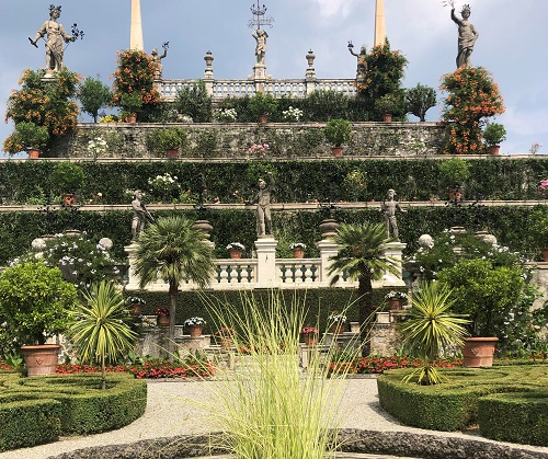 Scopri di più sull'articolo Partenza da “Il giardino delle delizie” con una guida d’eccezione