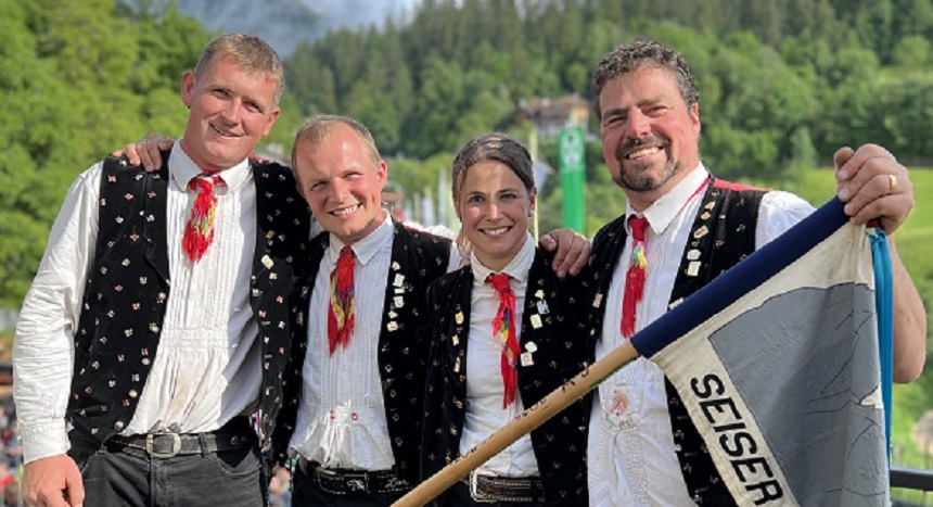 Scopri di più sull'articolo La squadra “Kastelruth Seiseralm 1” vince la 40a Cavalcata Oswald von Wolkenstein
